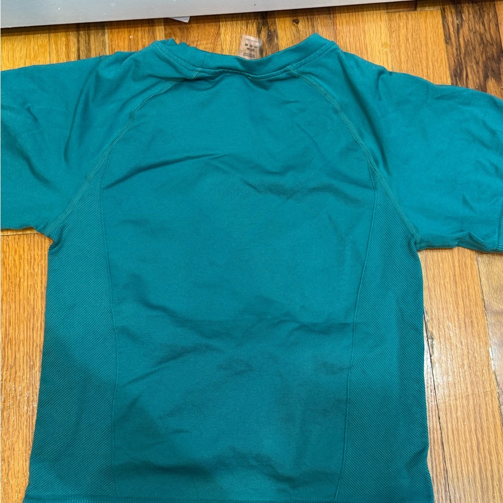 Work out top - Picture 3 of 7